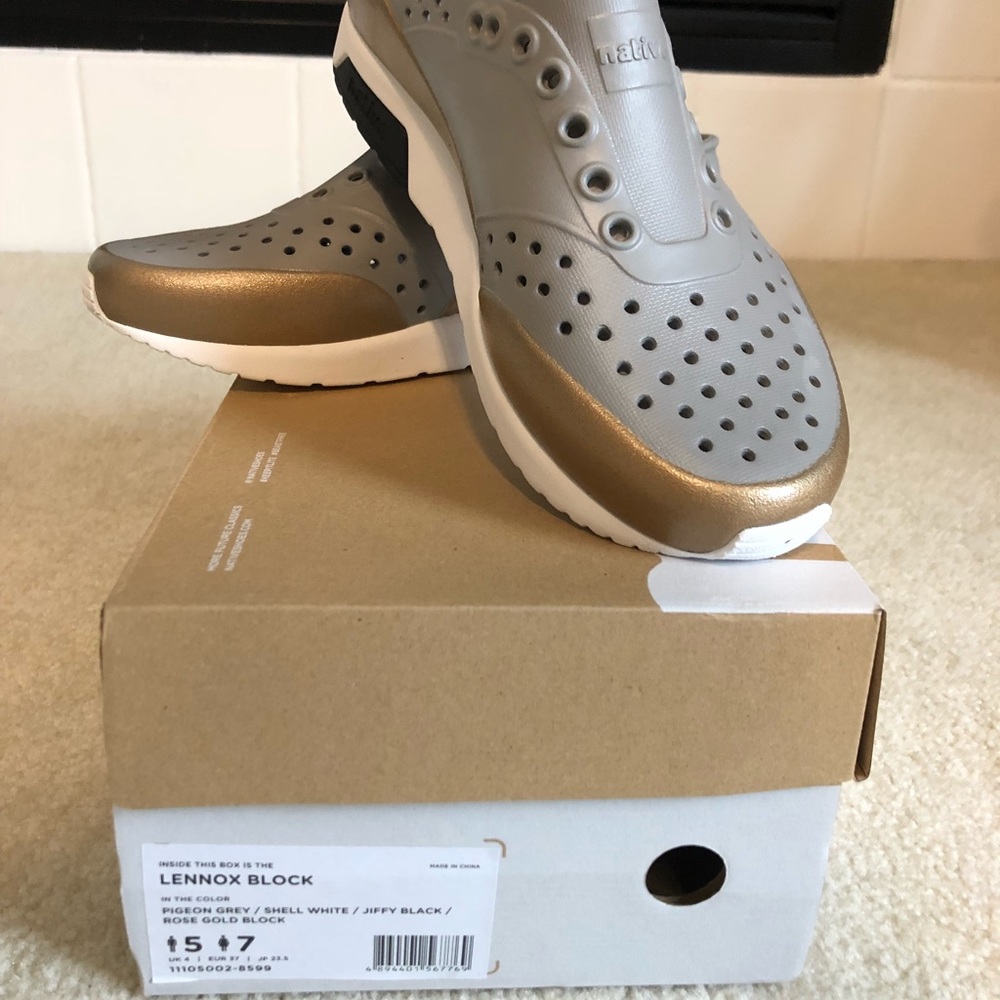 Native Women’s Lennox shoes size 7